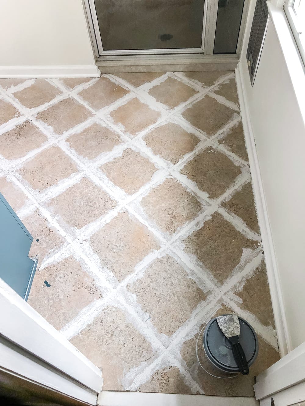 fill grout lines with mortar